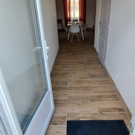Maison דירה Chauny